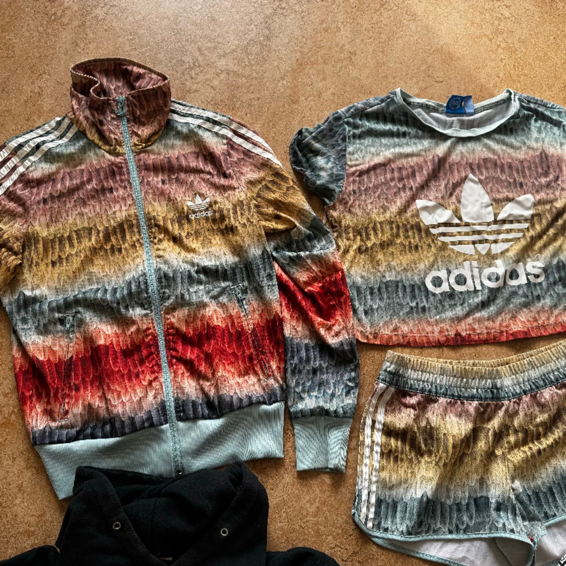 Adidas limited edition mönster träningsset