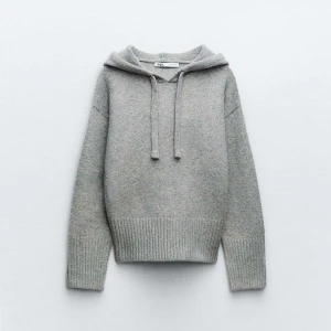 zara hoodie  - säljer denna jätte snygga stickade hoodien som tyvärr aldrig kommer till andvändning💘nyskick (helt slutsåld)