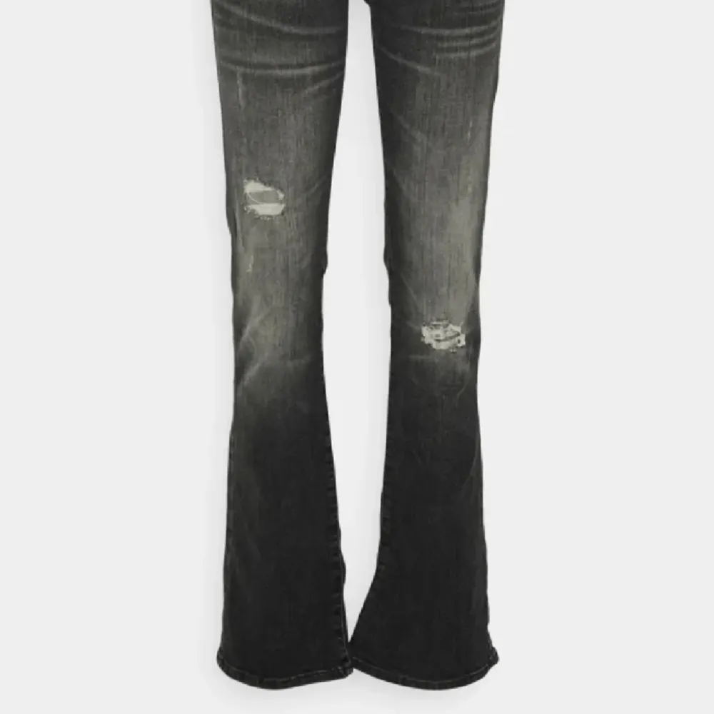 Gråa ltb jeans i storlek 27/30. Fint skick!! Säljer endast vid bra bud då jag tycker om dem myxket🥰. Jeans & Byxor.