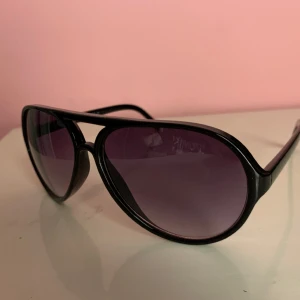 Svarta Pilot Solglasögon  - Svarta Pilot Solglasögon 