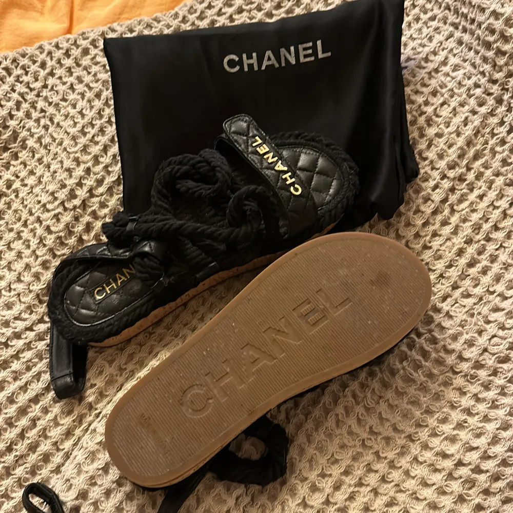 Chanel sandaler storlek 39 . Skor.