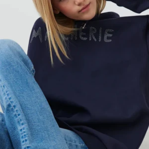 Gina Young hoodie - En jätte fin tröja från Young Gina, i storleken 146/152. Använd ett fåtal gånger men är helt som ny. Om ni vill ha flera foton eller undrar över något är det bara att skriva🥰