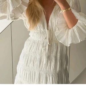 Klänning  - Student klänning i strl 38 ej använd, från NA-KD x moa Mattsson 