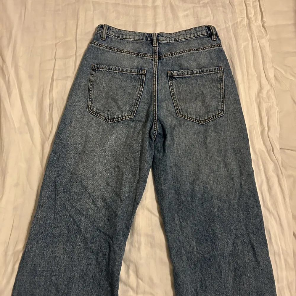 Blåa jeans från kappahl 🩵. Jeans & Byxor.
