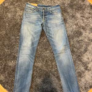 !Jag kan inte sälja genom Plick, men kontakta vinted länken!  Jag säljer mina Dondup jeans eftersom de är för små för mig. Skick 9/10 Ny pris 3000, jag säljer 735