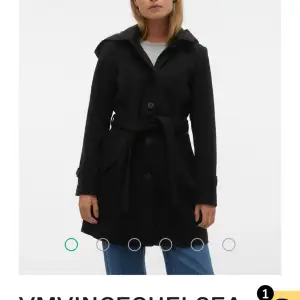 Hej! Jag säljer denna super snygga kappa från Vero Moda. Den är i storlek xs och har bara använts ett fåtal gånger. Men den är i nyskick! Nypris:899kr, jag säljer den för 400 kr. Kontakta vid frågor💕