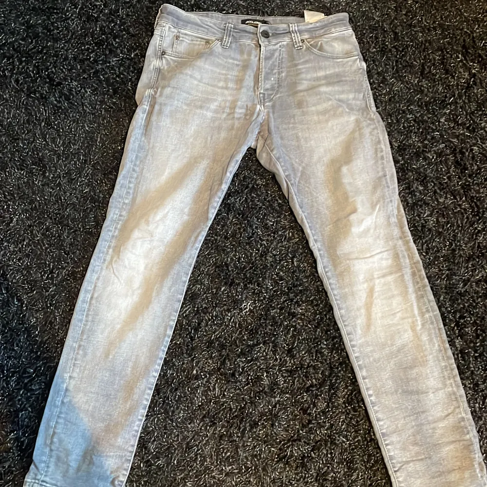 Feta jack & jones jeans i bra skick, storlek 30/30 och modellen slim/Glenn. Skriv vid mer frågor/bilder. Jeans & Byxor.
