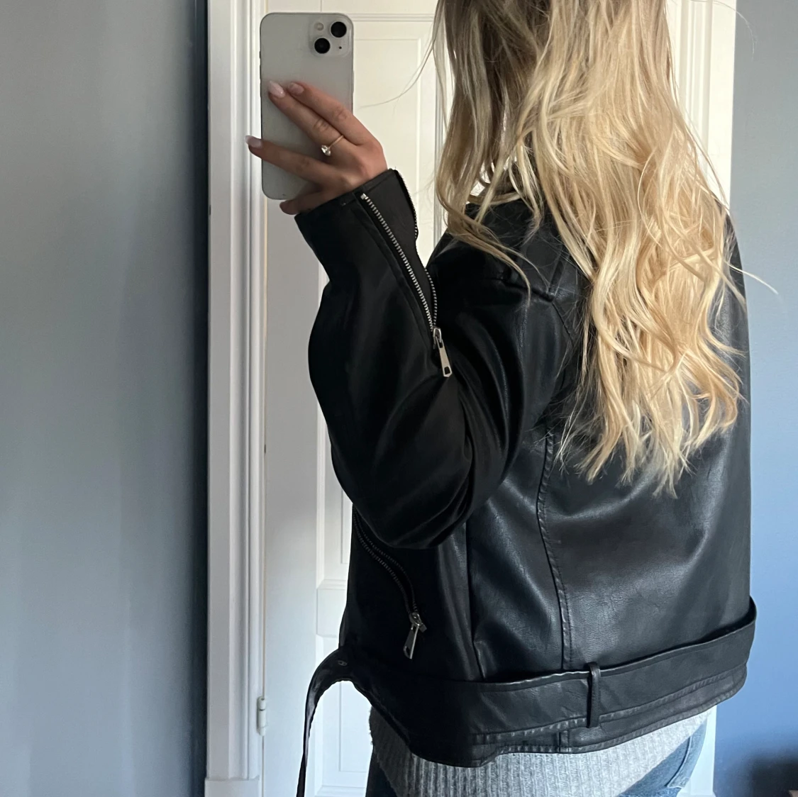 Svart skinnjacka  - 91