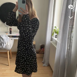 Sommarklänning - Jättesöt blommig klänning från Shein, passar perfekt till sommaren💞