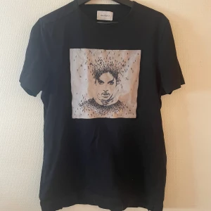 Limitato t-shirt - Riktigt snygg limitato T-shirt i riktigt bra skick🙌🏻