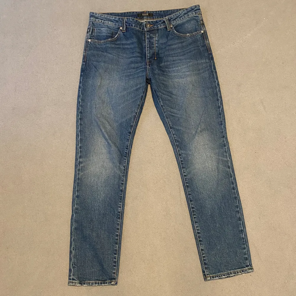 Vi säljer nu dessa riktigt snygga Neuw jeans i modellen Lou Slim. Toppskick utan några defekter 10/10. Hör av dig vid frågor!. Jeans & Byxor.
