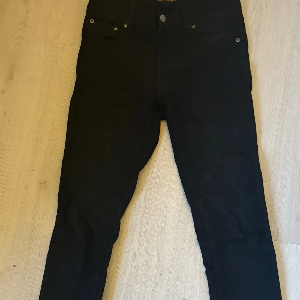 Storlek 29/32 Använda ett fåtal gånger Köpta på NK Pris 499kr + frakt. Jeans & Byxor.