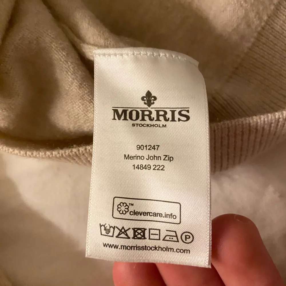 Tjo! Säljer nu denna morris ul tröjan. Den är nästan använd men har dock krympt i tvätten. Den var från början en XL men nu passar en S och små M.. Tröjor & Koftor.