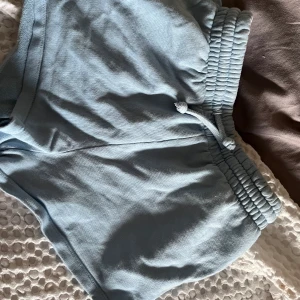 Shorts - Blåa mjukis shorts