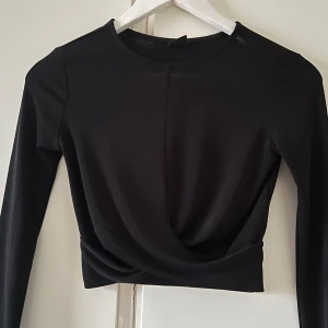 Topp - Svart fin topp 