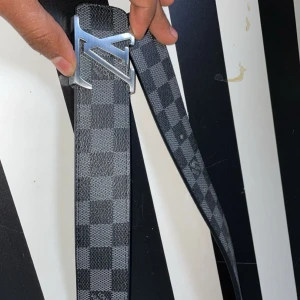 Louis Vuitton  - Den till hörde min store bror.