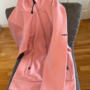Peak performance XS - Nyskick, använd en gång 