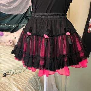 Poizen industries alt kjol - Så vacker kjol! Har inte använts på ett tag.