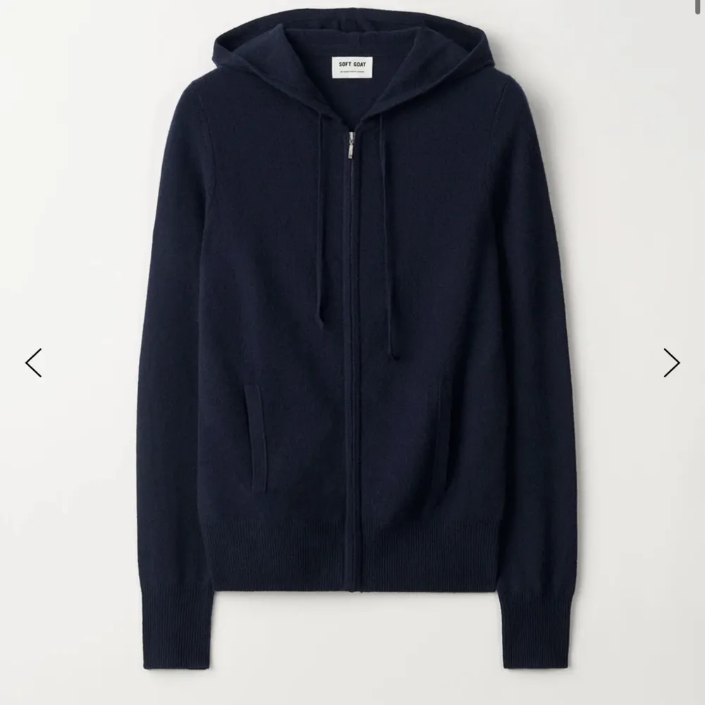 Super fin softgoat zip hoodie helt ny med lappen kvar i storlek XL men passar mer som en M💕. Tröjor & Koftor.