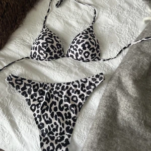 Bikini leopard - Säljer denna snygga bikinin i leopard mönster🐆🐆🐆 Helt oanvänd!!