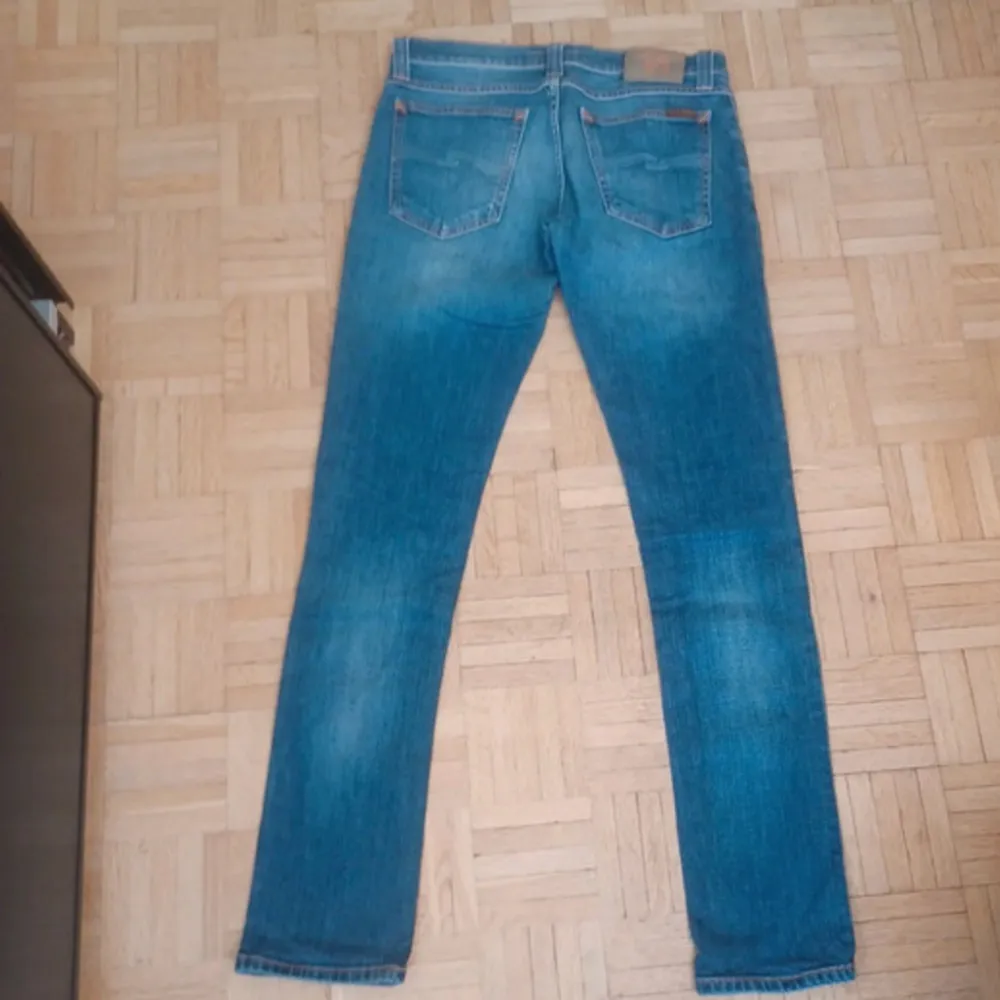 Nudie jeans i mycket bra skick jeansen är i slim🍾🍾Skriv om du är intresserad priset diskuteras vid snabb affär 🍾🍾. Jeans & Byxor.