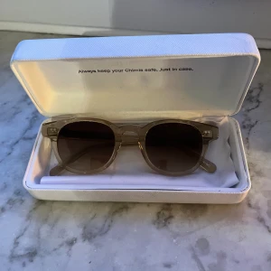 Chimis  - Jätte coola typ genomskinliga/beiga chimis. Färg ECRU och i modell 01. Jätte fint skick, köpta för någon sommar sen och inte mycket använda!