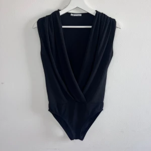 ljup v-neck body - bra skick