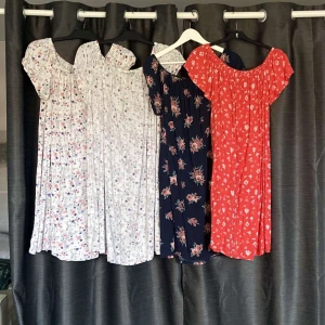 Klänningar  - Fina klänningar använda ca 4 gånger  30 kr st men 100 för alla 4 