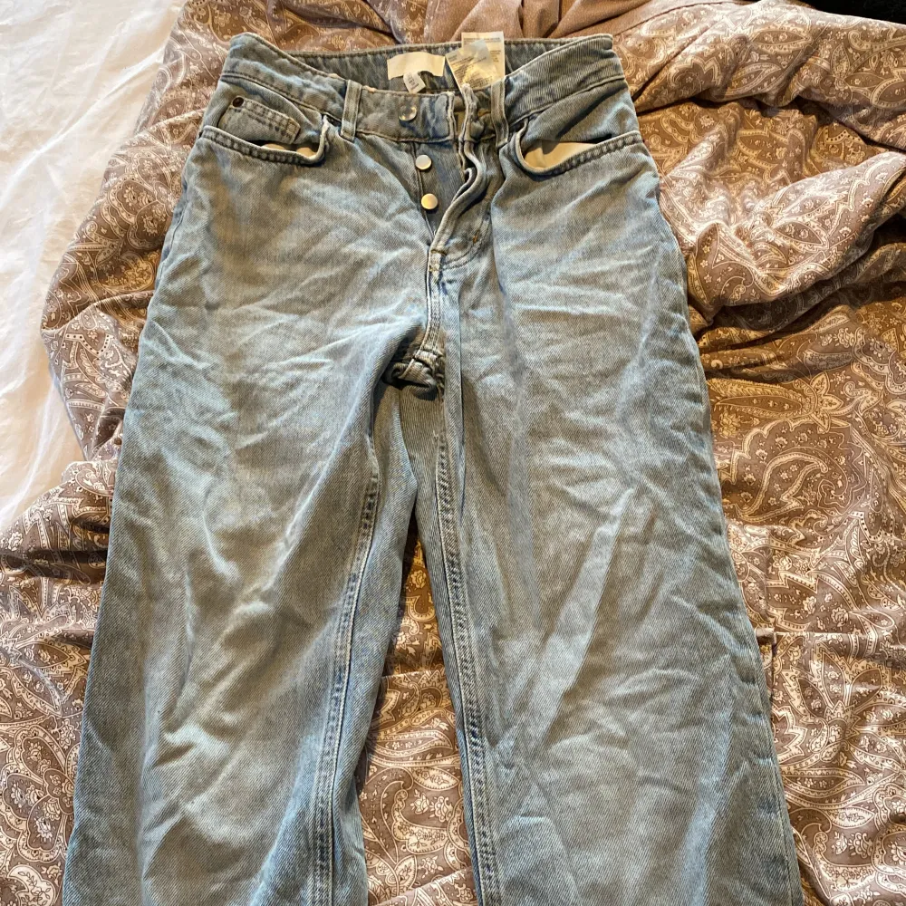 Jeans ifrån hm, för små för mig. Jeans & Byxor.
