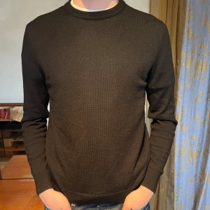 Merino ull tröja  - Tja! Säljer denna sköna tröjan i 100% merino ull från märket These glory days. Storlek S hör gärna av dig vid frågor🤩