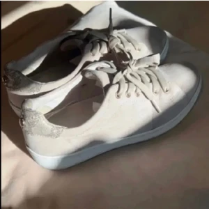 Beiga Vårskor - Köpt här på plick men behöver sälja eftersom de inte passade❤️ 