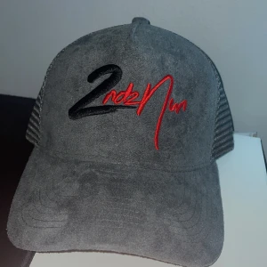 Keps - Säljer kepsen. Priset går å pruta.