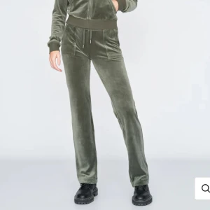 Juciy byxor  - Juciy byxor i ny skick som jag nu har vuxit ur! 