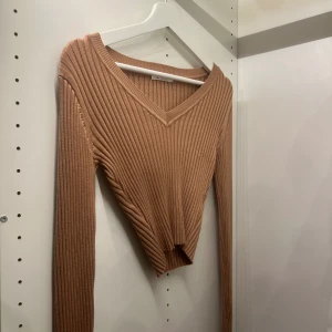 Tröja - helt oanvänd tröja från nelly