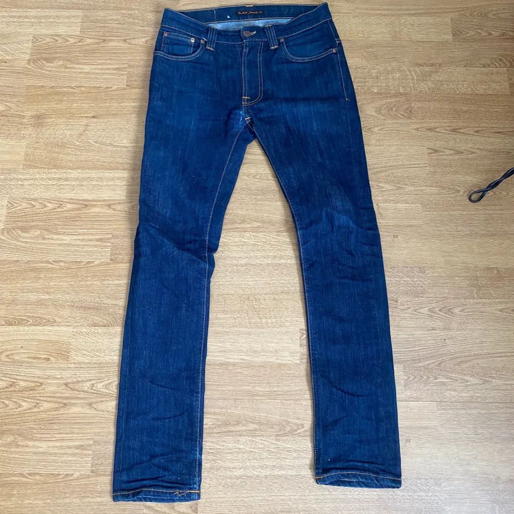 Säljer dessa nudie jeans! Strl W29 L32, jätte fint skick! Nypris 1600kr, Hör av dig vid fler frågor och funderingar😊. Jeans & Byxor.