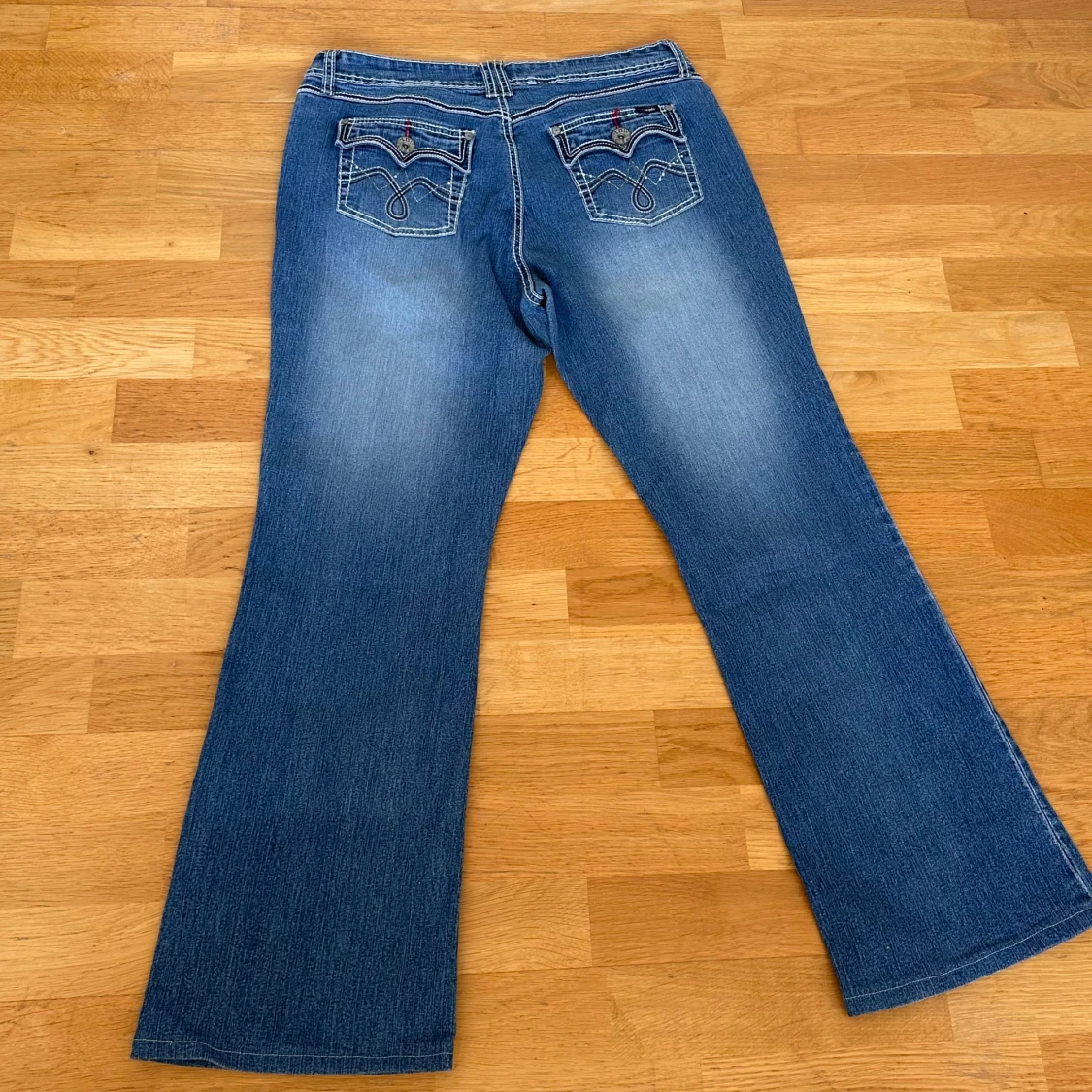 Utsvängda jeans lågmidjade  - 91