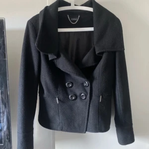 Kappa - Kappa från ”motivi”. Storlek L men skulle säga passar S-M. 