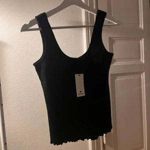 Linne från indiska  - Superfint linne från indiska som aldrig kommits till användning, ordinarie pris är 249kr (se andra bilden) men säljer för 120kr men pris kan även diskuteras 💗