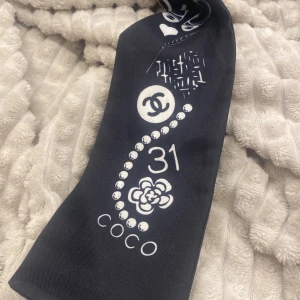  Chanel skarf  - Jätte fin skarf. 