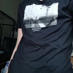 T-shirt The black lable - T-shirt köpt på Lager 157 Är en S men passar mig som är M Aldrig använd, men super bekväm