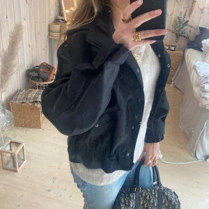 Bomberjacka  - SUPER snygg tryck gärna köp nu ❣️❣️