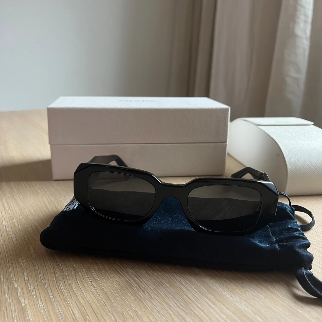 Prada solglasögon  - 91