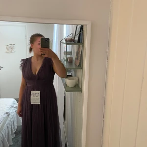 Balklänning, Asos - En superfin balklänning från asos som tyvär inte kommer till användning. Helt oanvänd, pris kan diskuteras! 