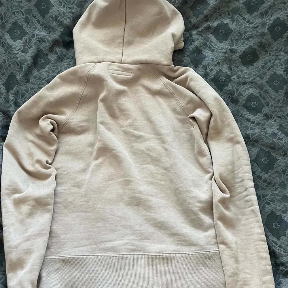 Rare Number (N)ine Redisun knight hoodie released year 2000 (not from time migration line) Condition 10/10 for its age (i have Proof of authenticity) Marked size is 1 Fits like Small. Not so nogotiable price.. Hoodies.
