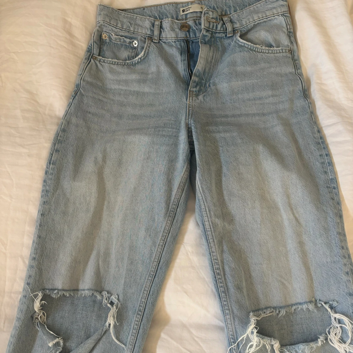 Jeans med hål   - 90