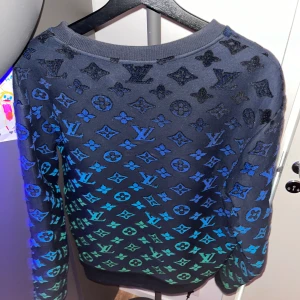 Palms angels - Cond 9 av 10 använda fåtal gånger Size large kvitto medkommer såklart skriv för flera bilder!