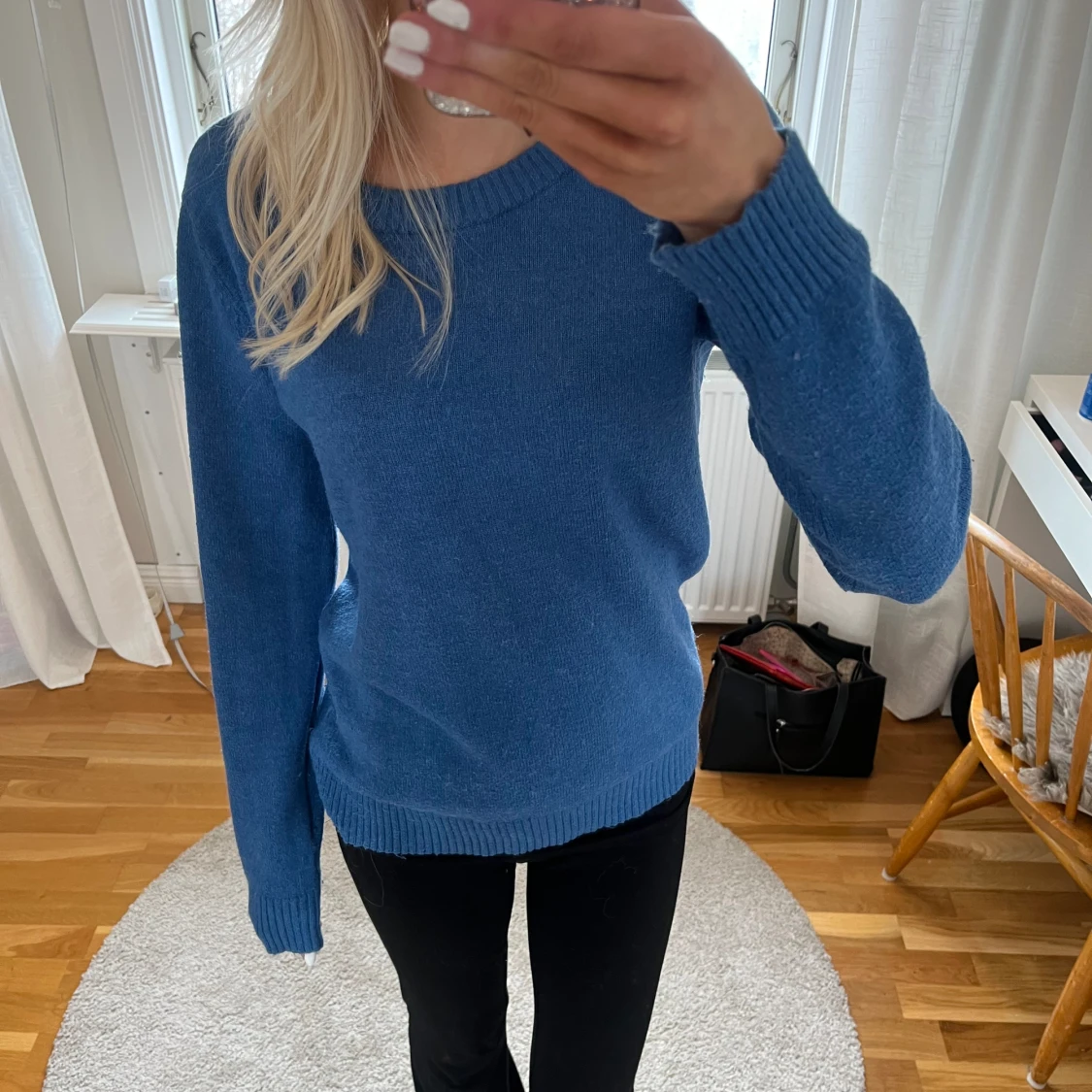 Blå stickadtröja - 90