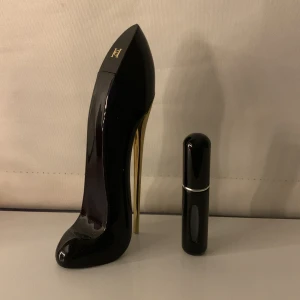 Carolina herrera 5ml test - Säljer test på 5ml för 150kr