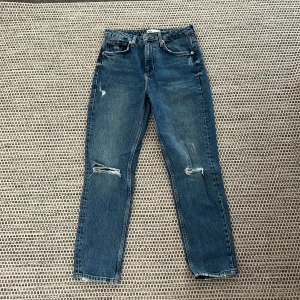 Zara jeans  - Säljer dessa då dem är för små 