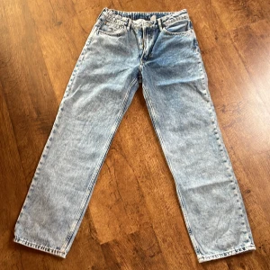 Hm jeans loose fit - Hm jeans loose fit endast prövad så aldrig använda postar så fort jag kan efter du köpt jeansen köparen står för frakt✅📦